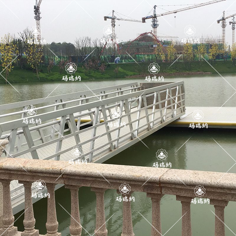 武漢恒大地產浮橋